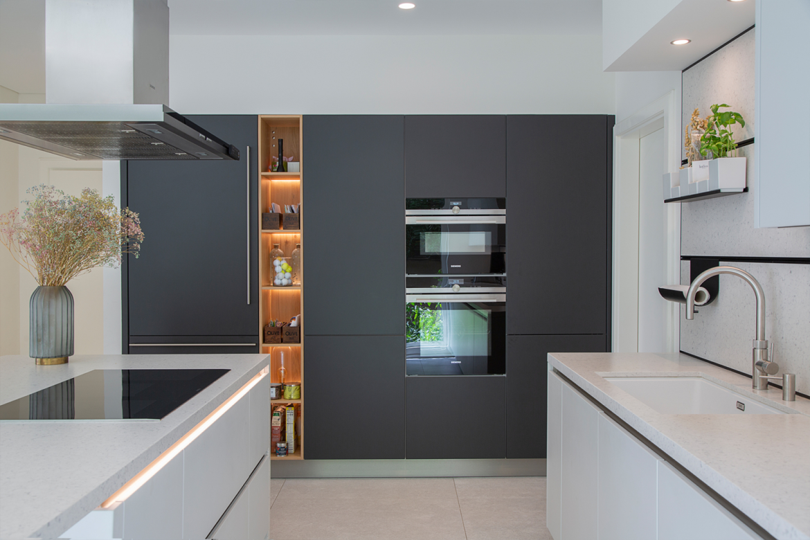The Differences Between Modular Kitchen And Traditional Kitchen Designs